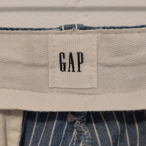 Gap - Striped Slim Boyfriend Chino Crop Pants - Picture 10 of 13